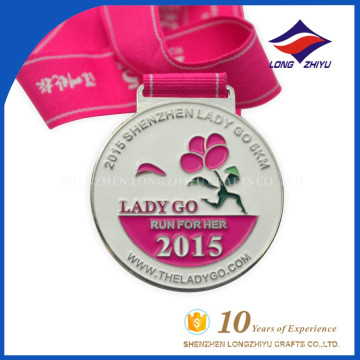 2015 metal creativo 5 kilometros medalla de ejecución Venta al por mayor Medalla Deportiva Fábrica